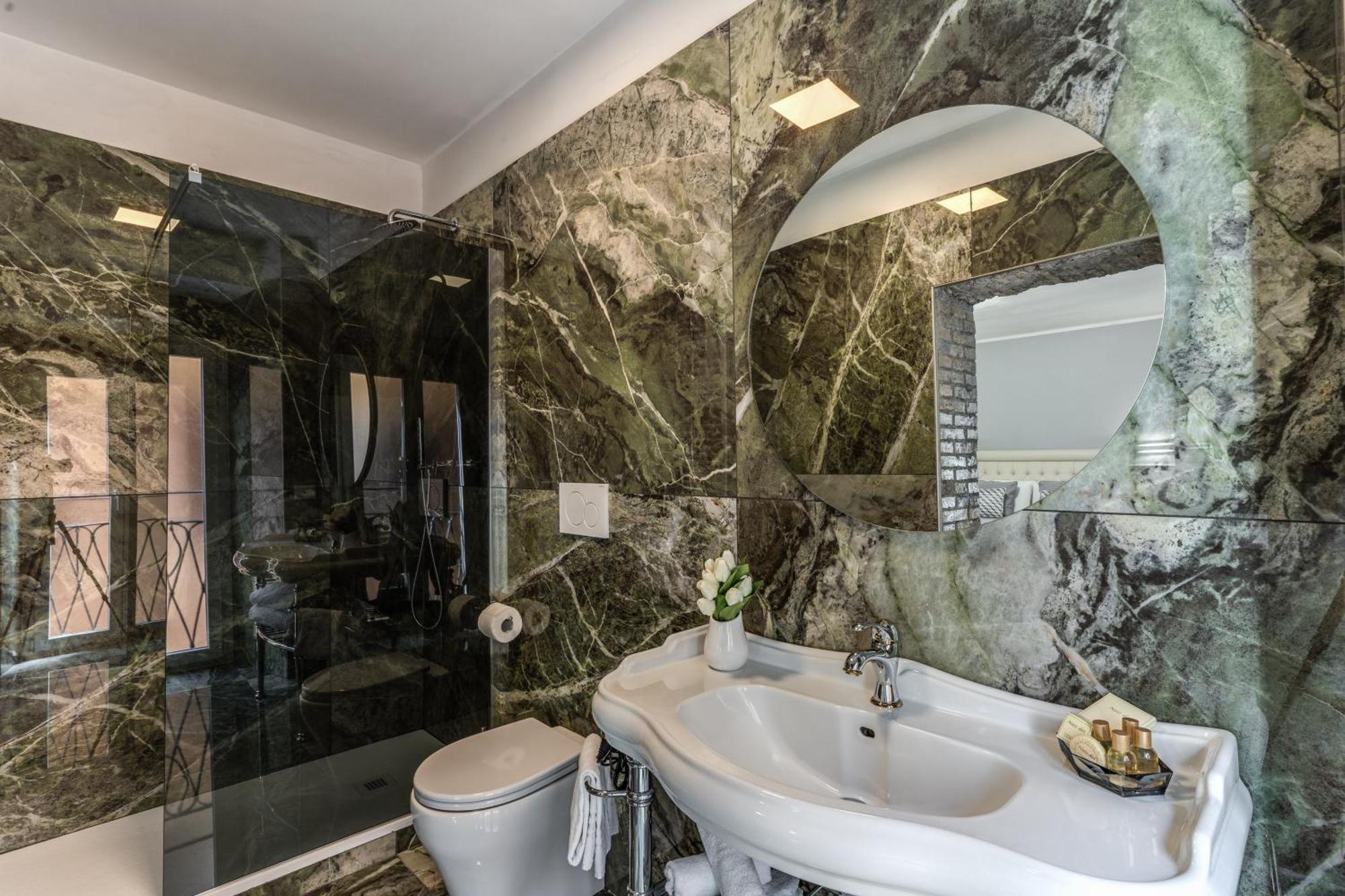 Spanish Step Dream Suites & Cozy Casa Рим Экстерьер фото